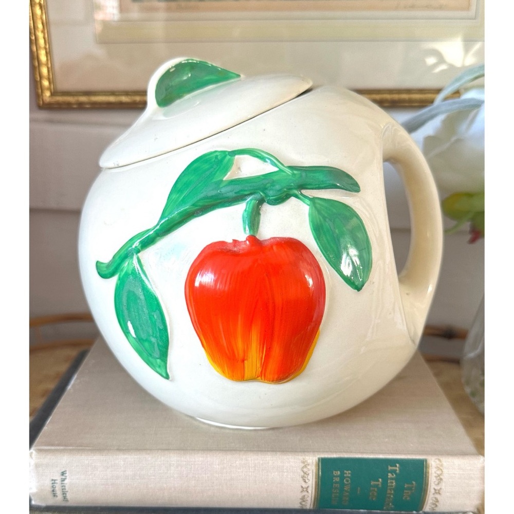 Vintage Pippen Apple Cookie Jar Marked 'Pippen' American Bisque USA 6.5” Tall